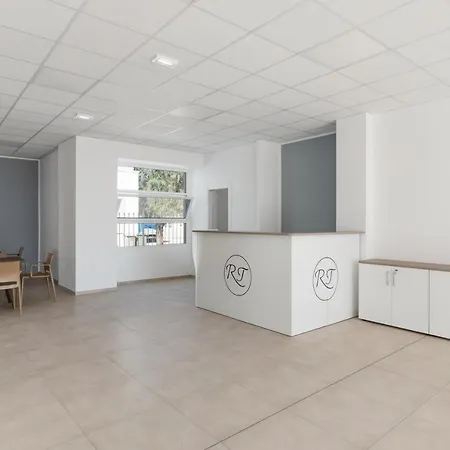 Residence Torvaianica アパートホテル *
