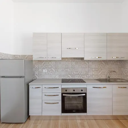 Residence Torvaianica טורביאניקה