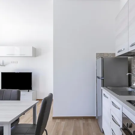 Residence Torvaianica アパートホテル