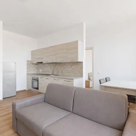Residence Torvaianica 4* טורביאניקה