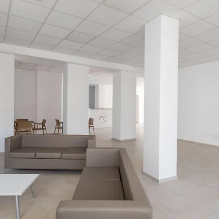 Residence Torvaianica מלון דירות 4*